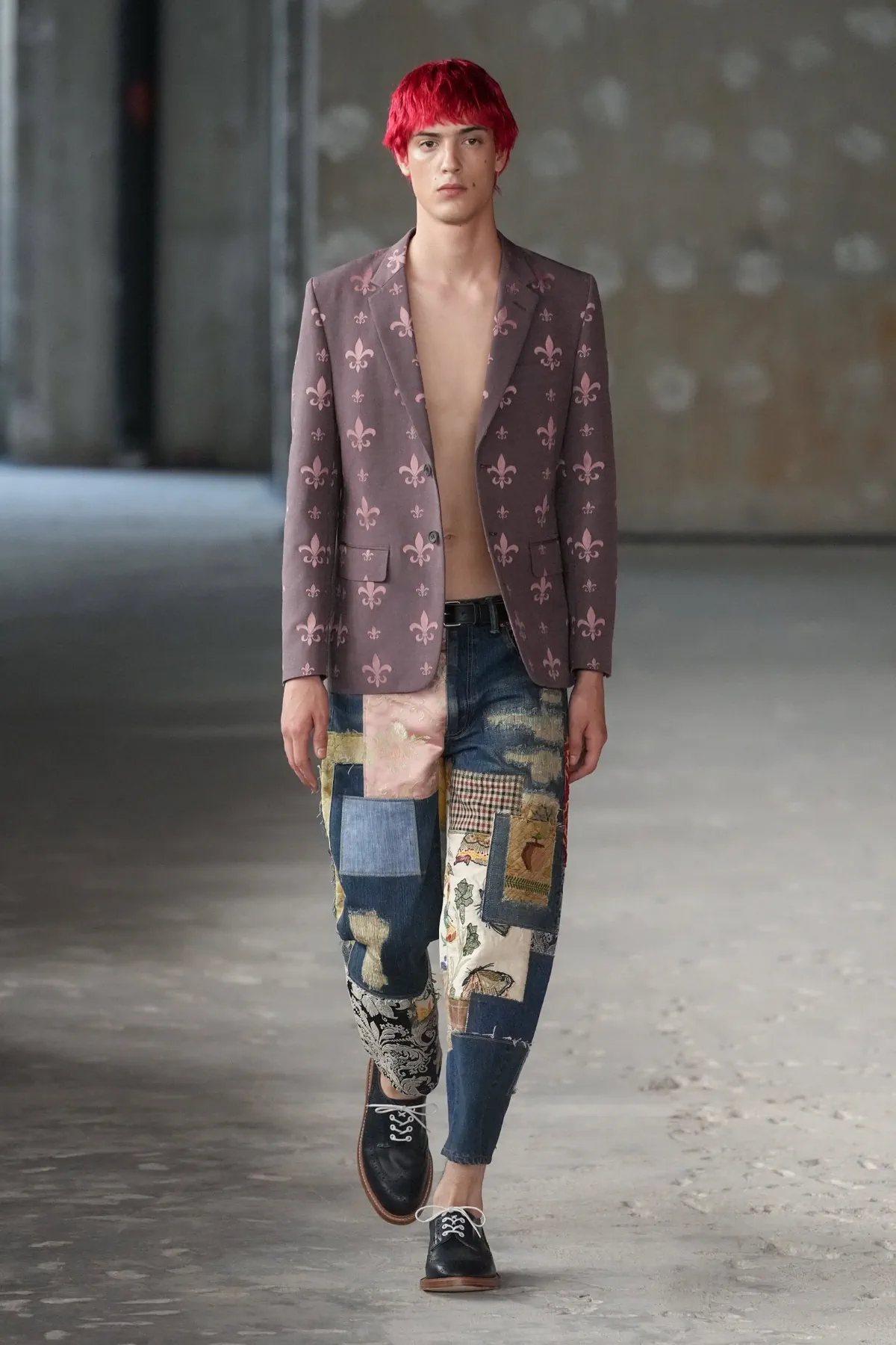 Pour le printemps 2026, Junya Watanabe réinvente le dandy parisien