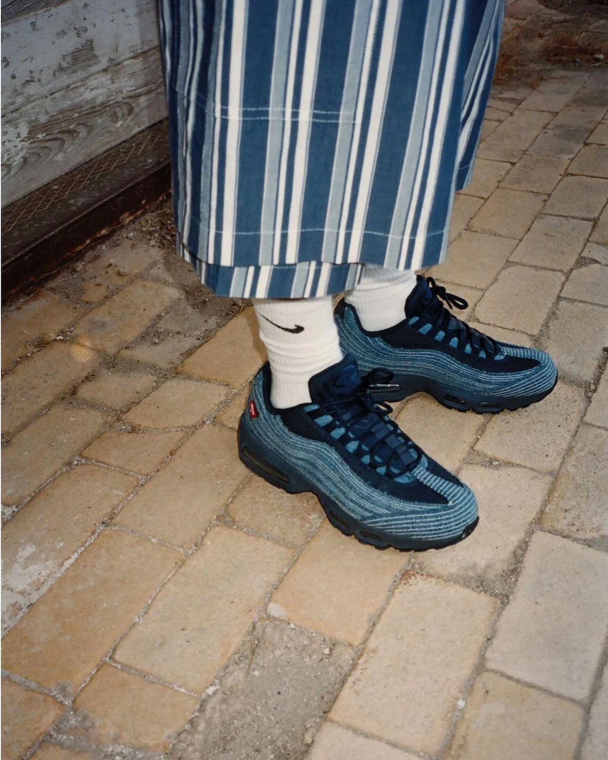 Levis x Nike Air Max 95 July 10 6 La collection Levi's x Nike Air Max 95 arrive en juillet avec trois modèles denim exclusifs