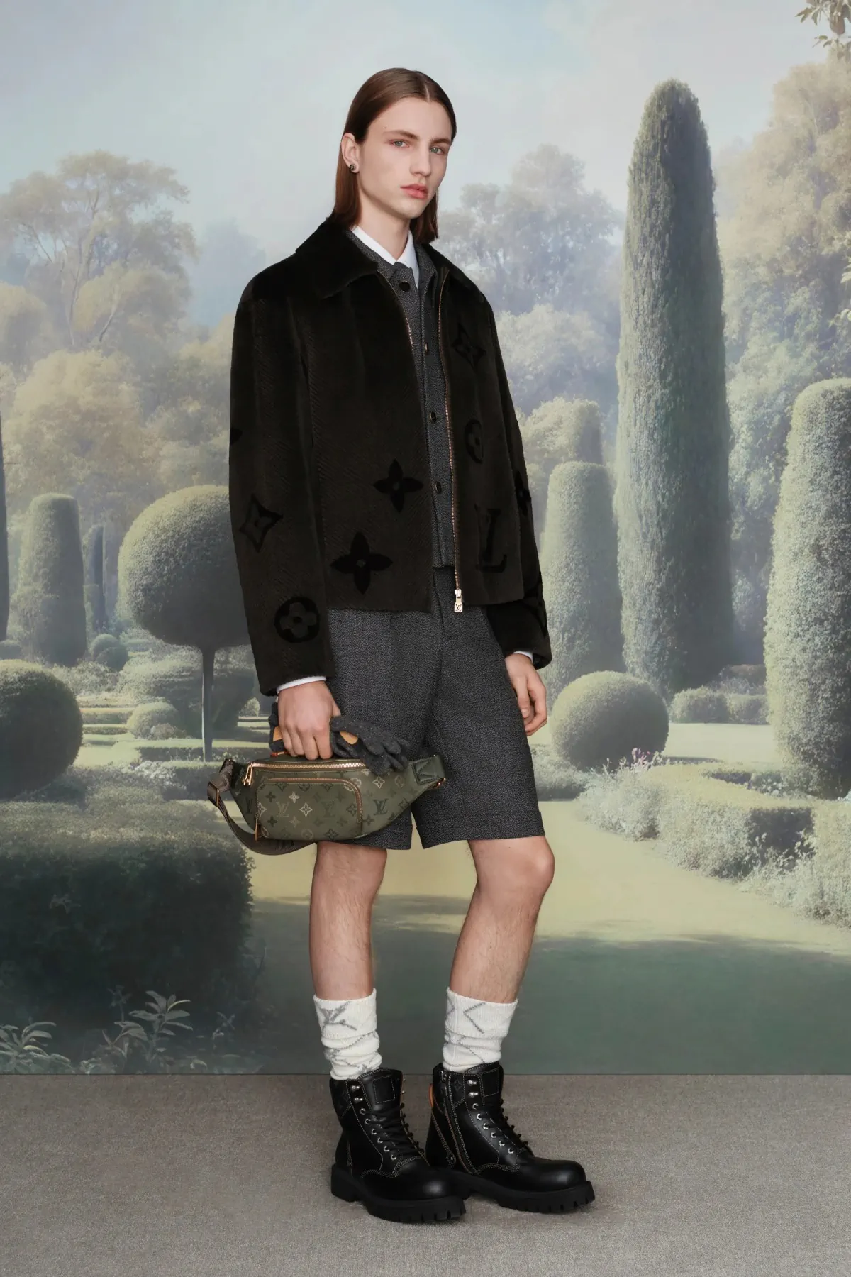 Pharrell Williams signe une collection Louis Vuitton Croisière 2026 pour homme inspirée des manoirs anglais