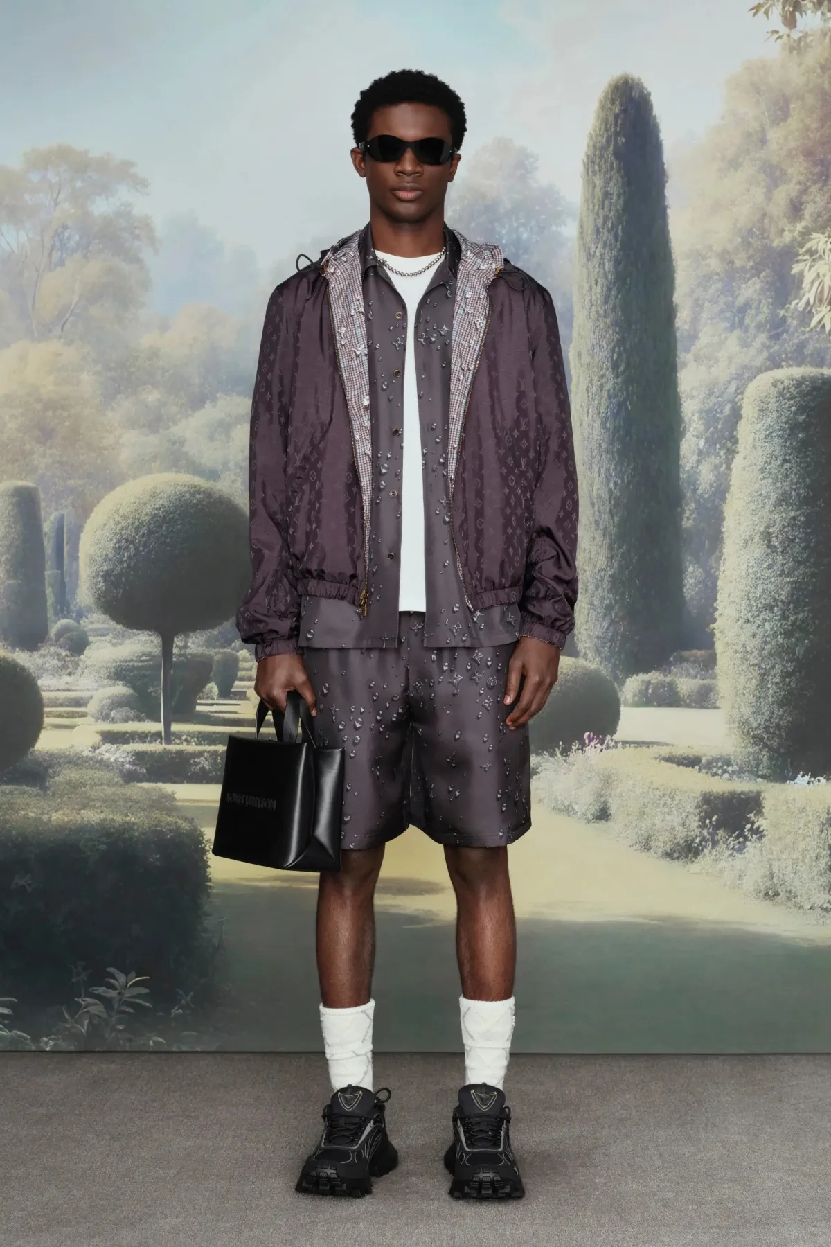 Pharrell Williams signe une collection Louis Vuitton Croisière 2026 pour homme inspirée des manoirs anglais