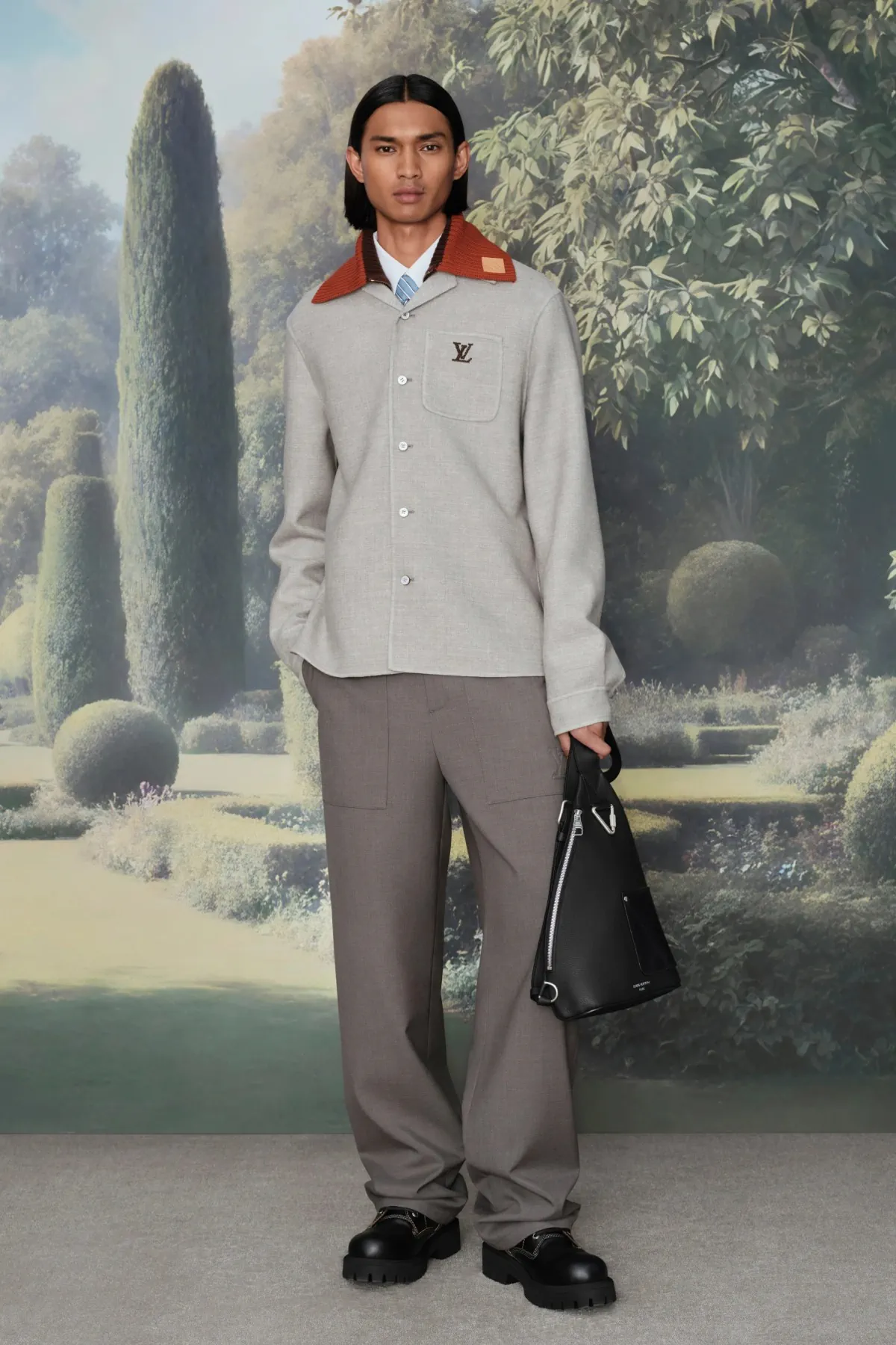 Pharrell Williams signe une collection Louis Vuitton Croisière 2026 pour homme inspirée des manoirs anglais