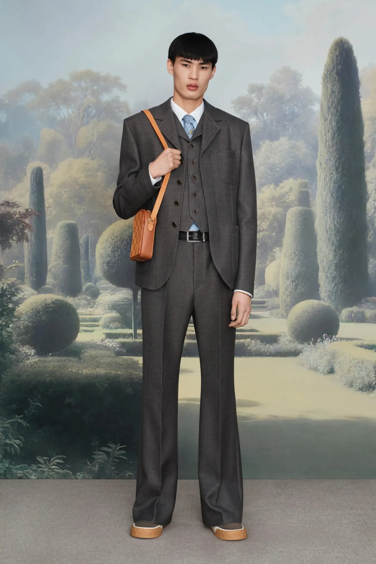 Pharrell Williams signe une collection Louis Vuitton Croisière 2026 pour homme inspirée des manoirs anglais