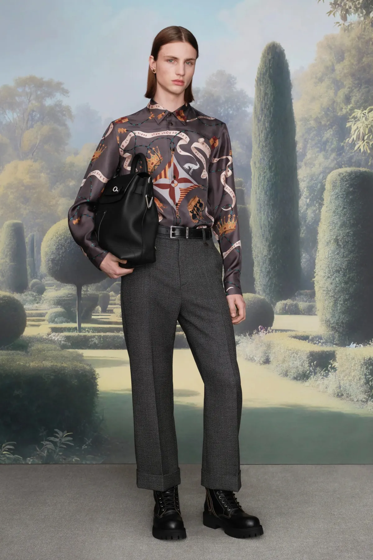 Pharrell Williams signe une collection Louis Vuitton Croisière 2026 pour homme inspirée des manoirs anglais