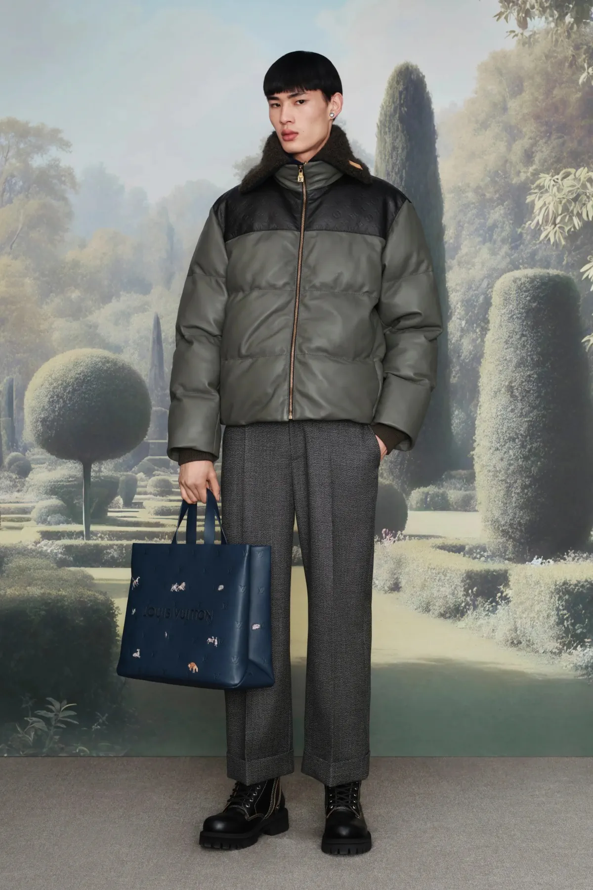 Pharrell Williams signe une collection Louis Vuitton Croisière 2026 pour homme inspirée des manoirs anglais