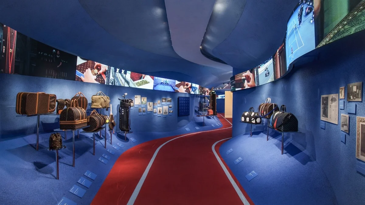 Louis Vuitton The Louis Shanghai 3 La dernière folie de Louis Vuitton à Shanghai : « The Louis », un concept store en forme de vaisseau de luxe futuriste
