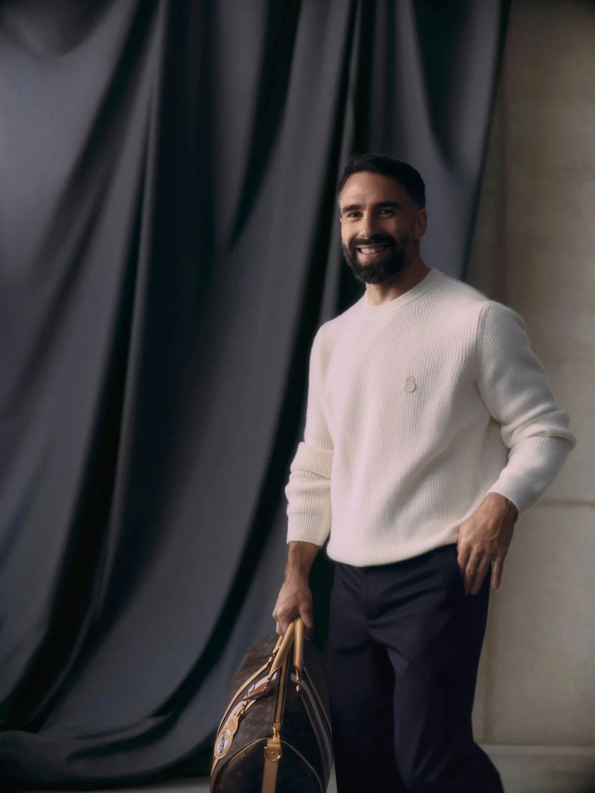 Louis Vuitton x Real Madrid 6 Louis Vuitton habille officiellement le Real Madrid dans le cadre d'une collaboration inédite
