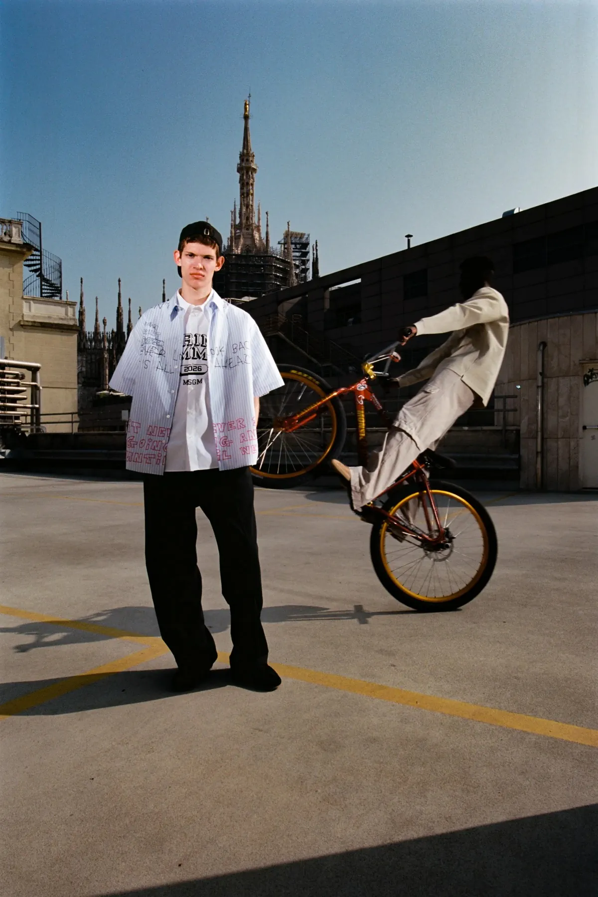 Avec cette collection printemps 2026, Massimo Giorgetti ancre MSGM dans l'univers du cyclisme urbain