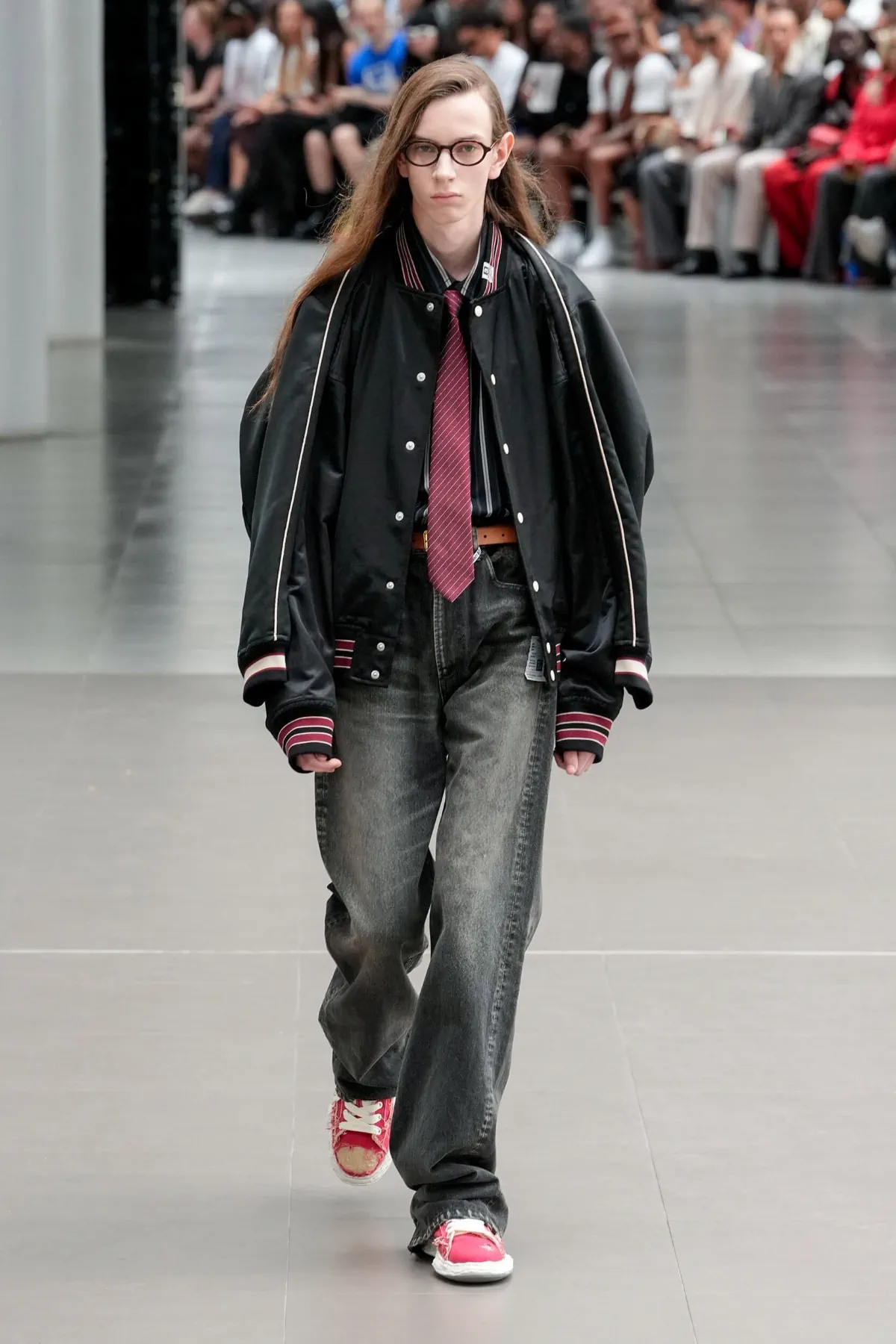 Printemps 2026 : Maison Mihara Yasuhiro redéfinit la notion de normalité