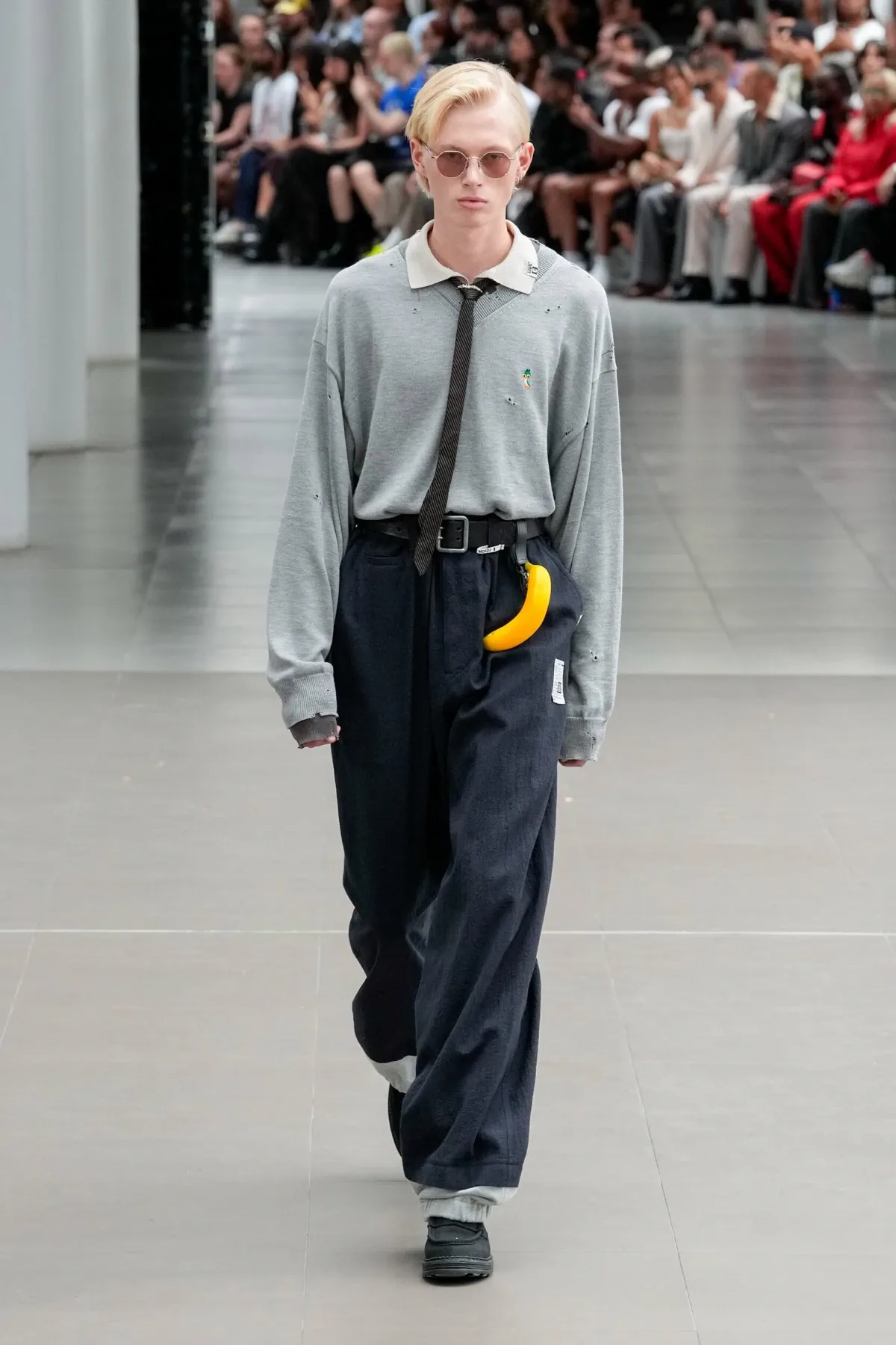 Printemps 2026 : Maison Mihara Yasuhiro redéfinit la notion de normalité