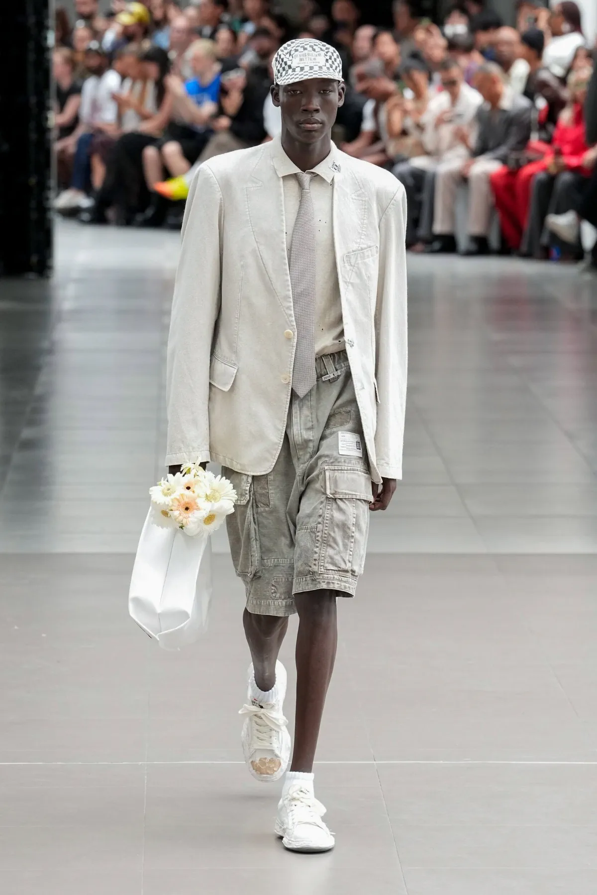 Maison Mihara Yasuhiro Spring Summer 2026 Paris Fashion Week 3 Printemps 2026 : Maison Mihara Yasuhiro redéfinit la notion de normalité