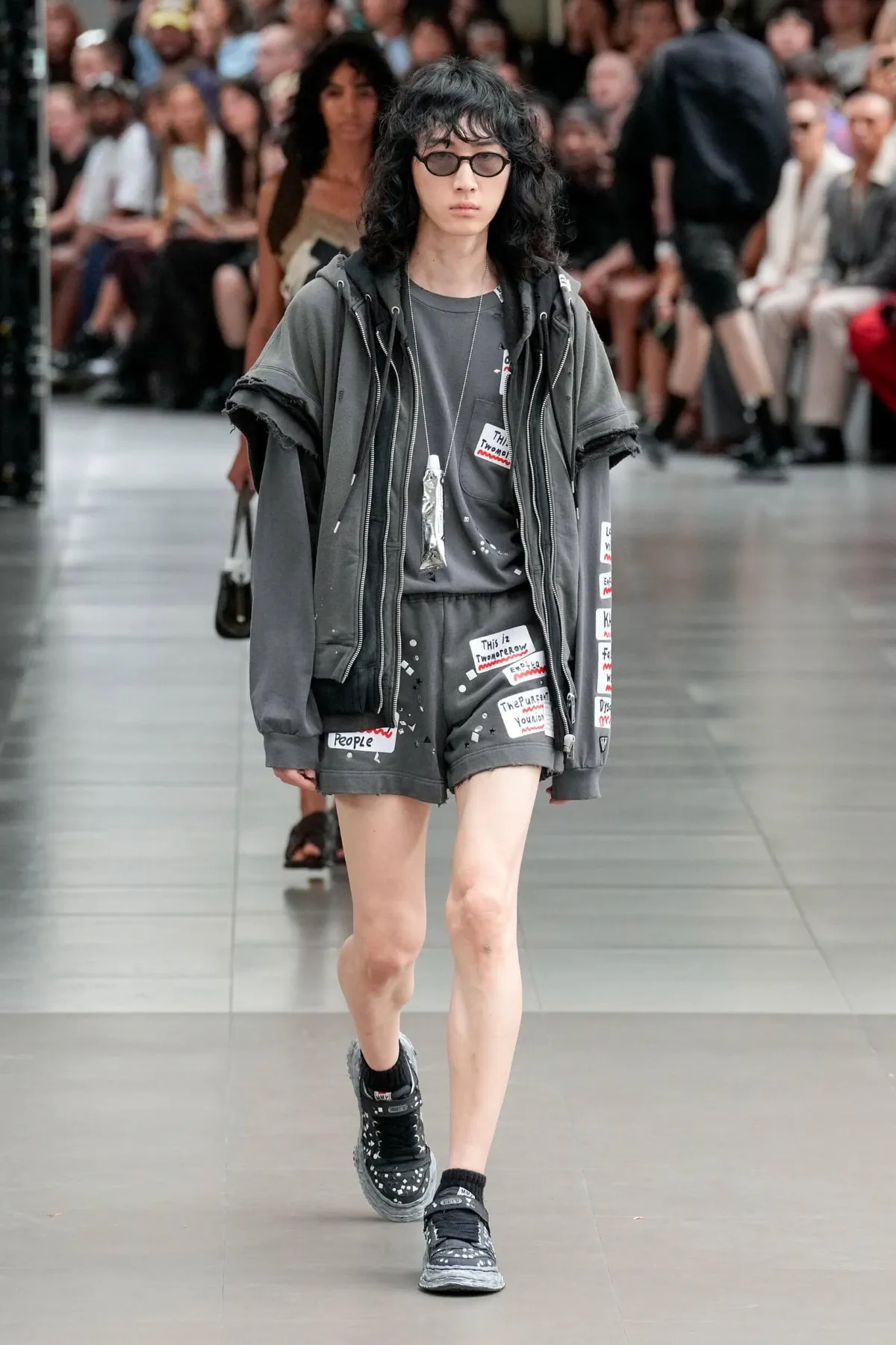 Printemps 2026 : Maison Mihara Yasuhiro redéfinit la notion de normalité