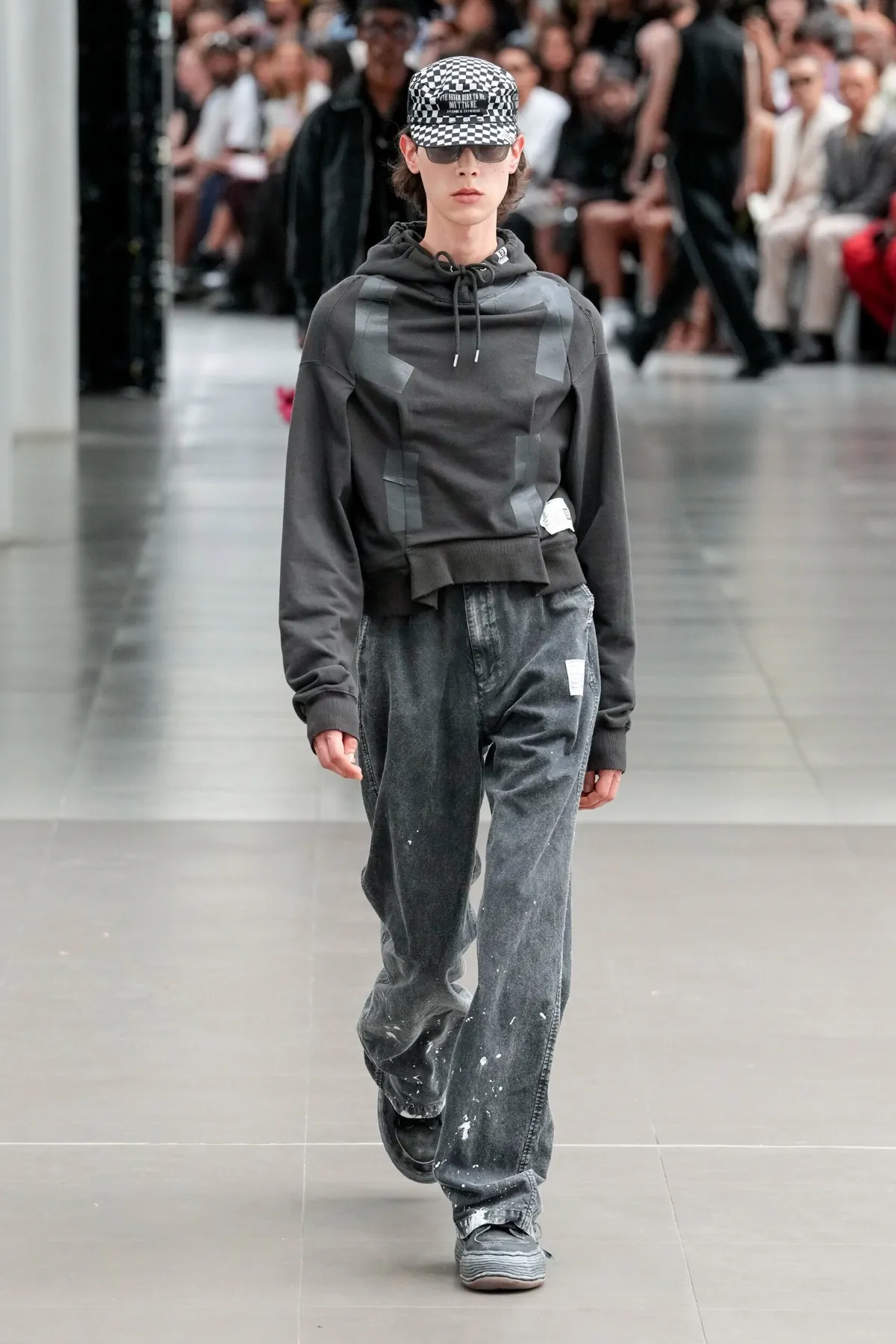 Printemps 2026 : Maison Mihara Yasuhiro redéfinit la notion de normalité