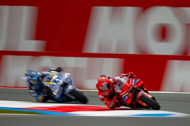 Marc Márquez triomphe au Grand Prix des Pays-Bas et creuse l'écart en tête du championnat MotoGP