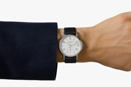 La NOMOS Glashütte Ahoi neomatik 38 revisite le style sport chic allemand