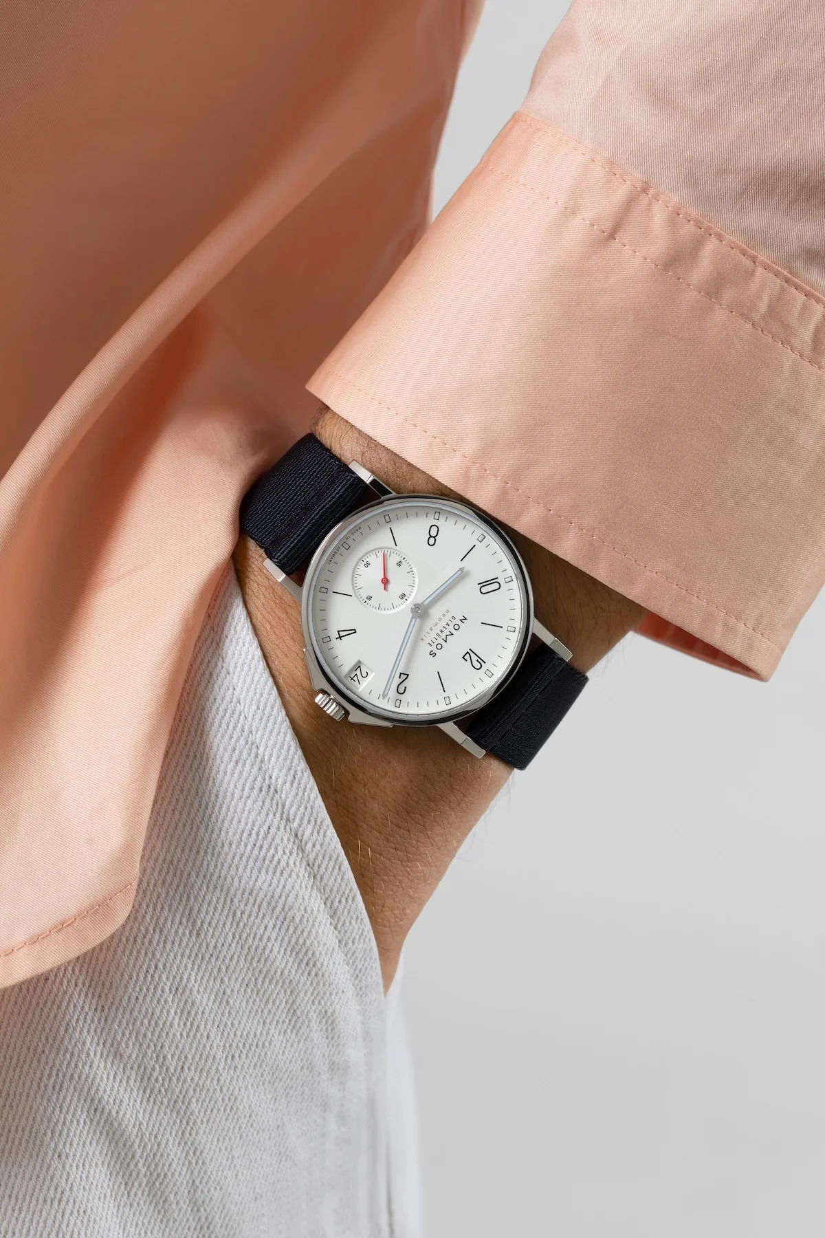 NOMOS Glashutte Ahoi neomatik 38 1 La NOMOS Glashütte Ahoi neomatik 38 revisite le style sport chic allemand