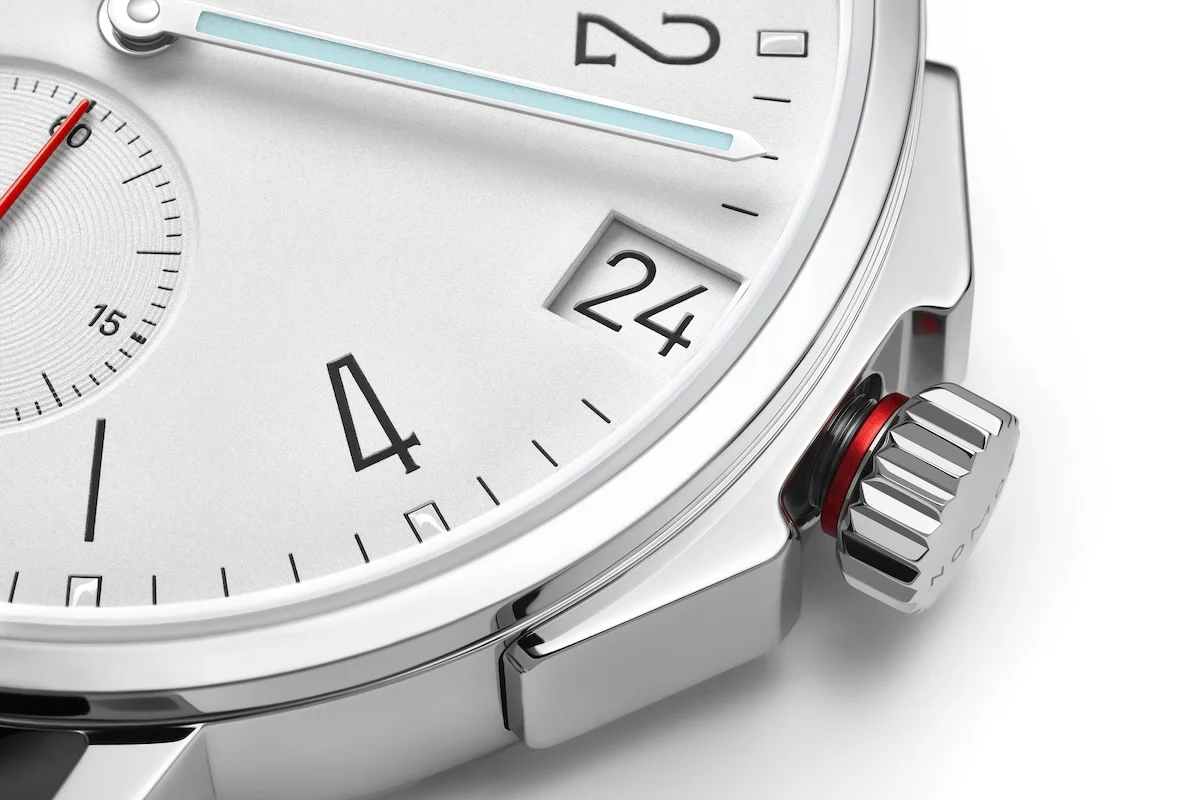 NOMOS Glashutte Ahoi neomatik 38 5 La NOMOS Glashütte Ahoi neomatik 38 revisite le style sport chic allemand