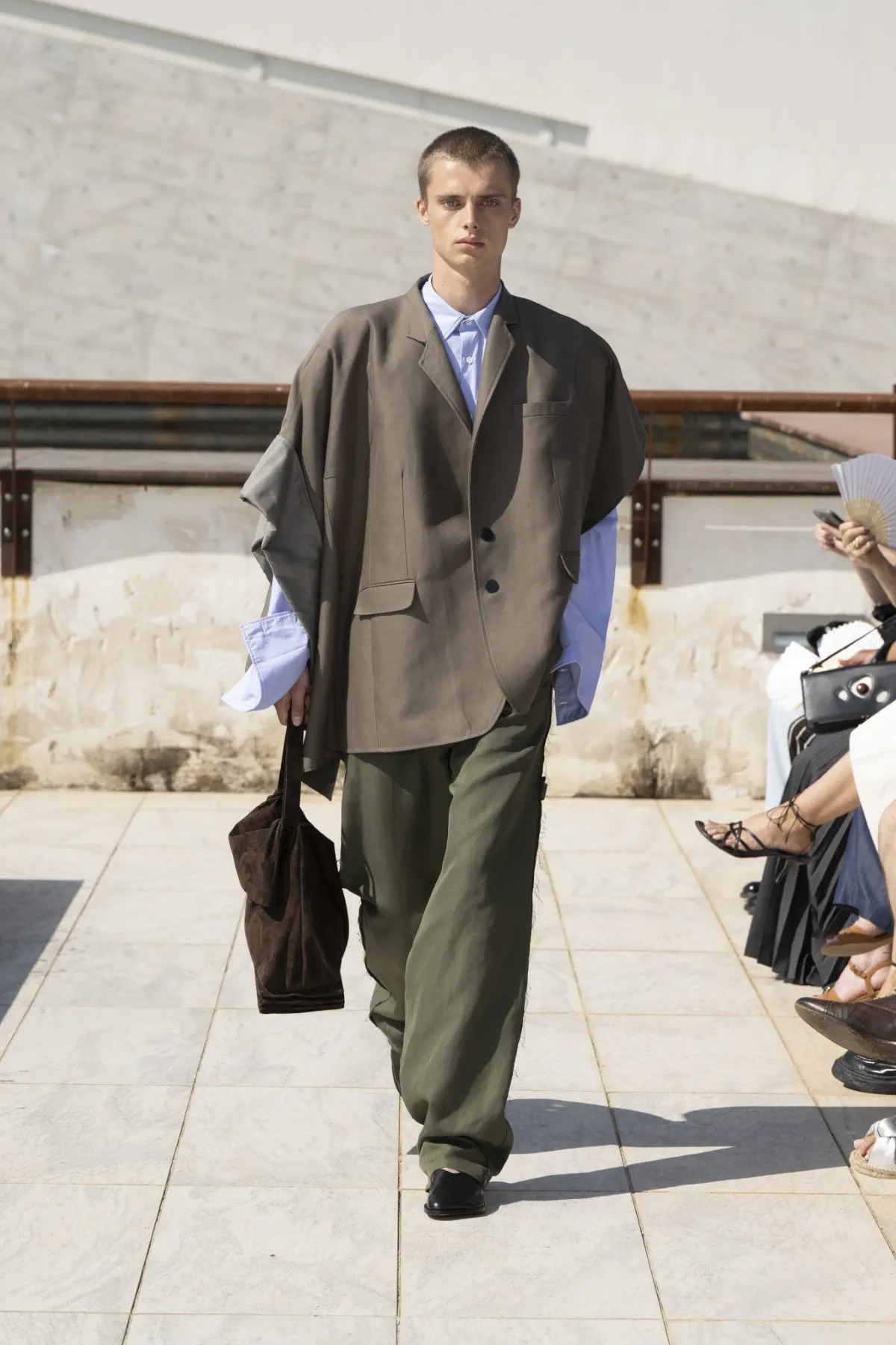 Niccolo Pasqualetti Spring Summer 2026 Pitti Uomo 108 2 Avec sa collection printemps 2026 présentée au Pitti Uomo, Niccolò Pasqualetti révolutionne les codes masculins à Florence