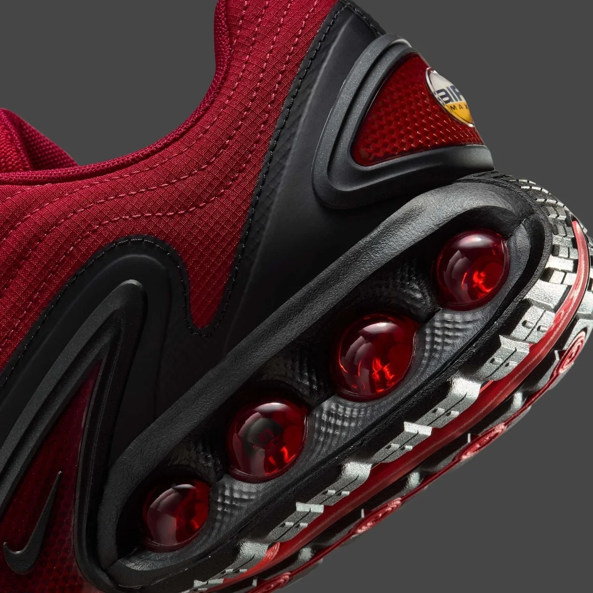 Nike Air Max Dn Noble Red 7 La Nike Air Max Dn « Noble Red » arrive pour affronter le froid avec style