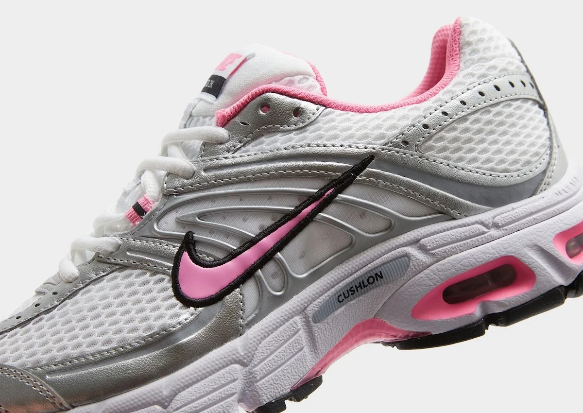 Nike Air Max Moto 2K 10 Nike Air Max Moto 2K fait son grand retour après dix-sept ans d'absence