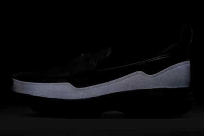 Avec cette Nike Air Max Phenomena, Nike se lance dans la tendance sneaker-mocassin