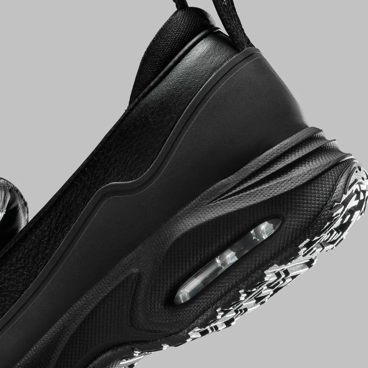 Nike Air Max Phenomena SWDC 7 Avec cette Nike Air Max Phenomena, Nike se lance dans la tendance sneaker-mocassin