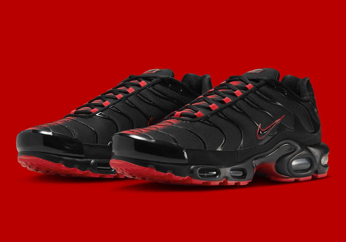 Nike Air Max Plus Darth Vader 0 La Nike Air Max Plus « Darth Vader » fait resurgir la force obscure dans vos pieds