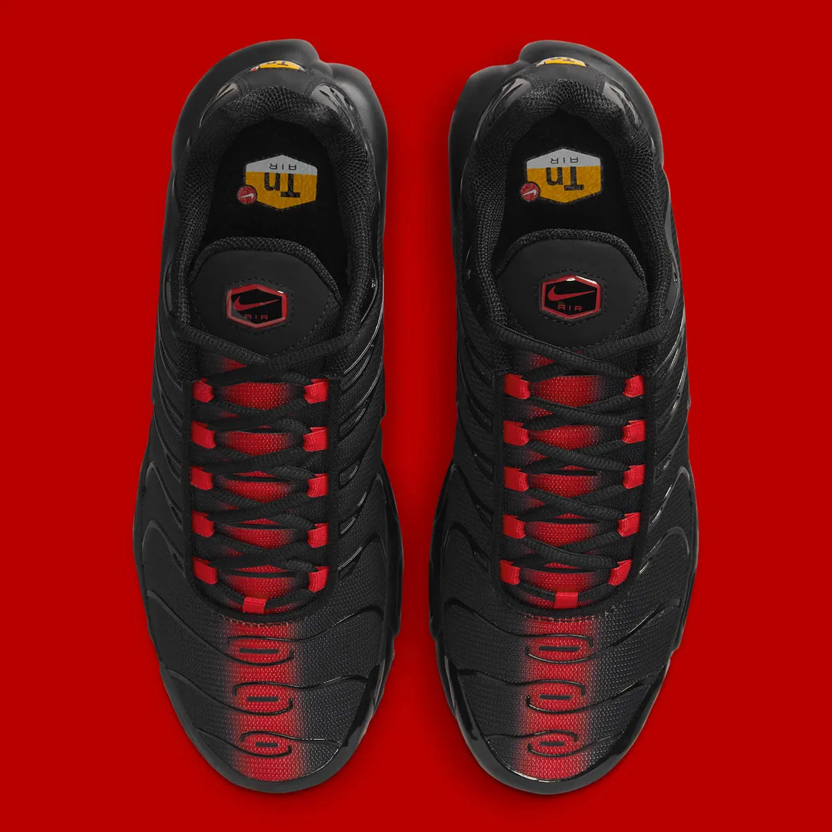 Nike Air Max Plus Darth Vader 3 La Nike Air Max Plus « Darth Vader » fait resurgir la force obscure dans vos pieds