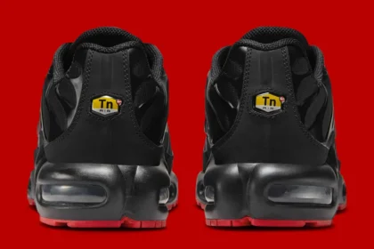 La Nike Air Max Plus « Darth Vader » fait resurgir la force obscure dans vos pieds