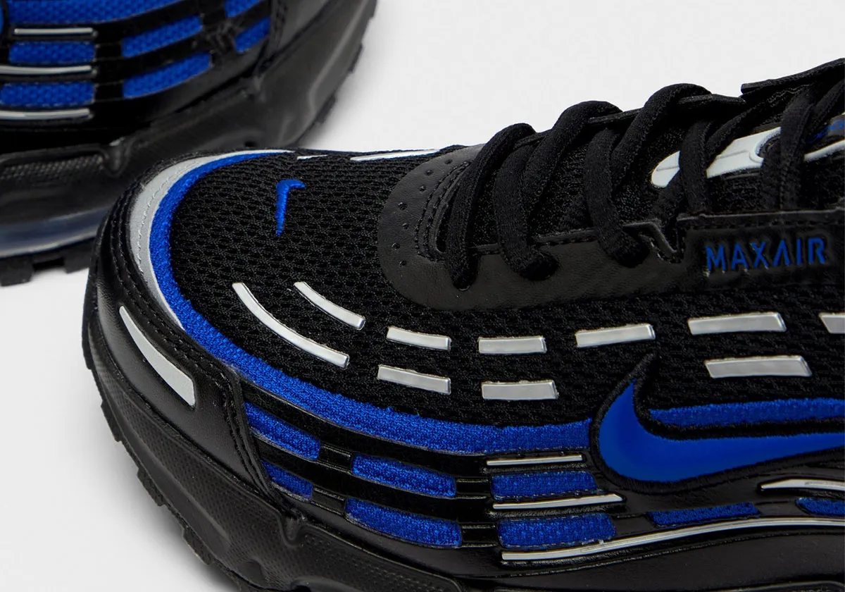 Nike Air Max TL 2.5 Hyper Royal 5 La Nike Air Max TL 2.5 « Hyper Royal » fait son grand retour pour les vrais connaisseurs