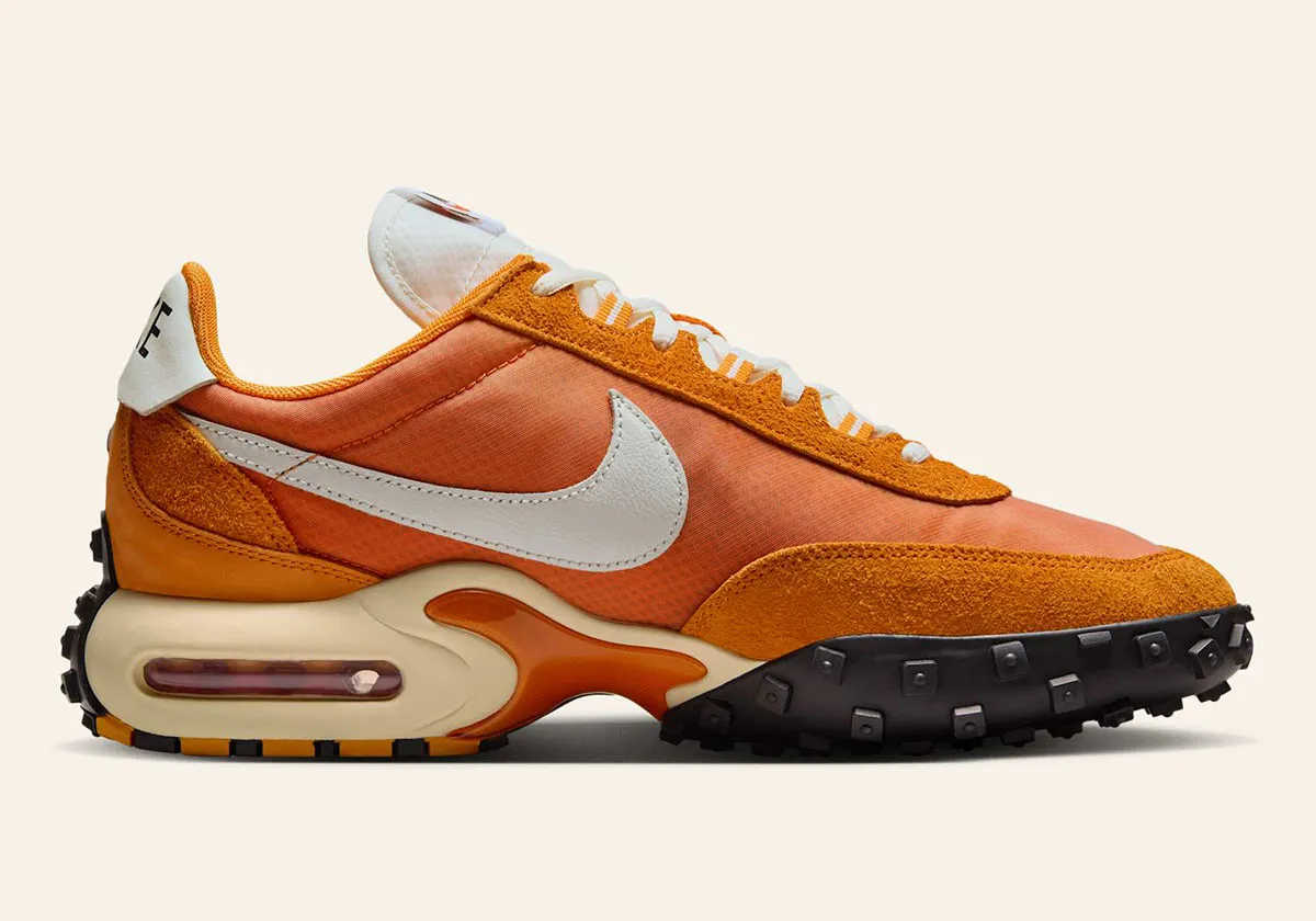 Nike Air Max Waffle SP Ceramic 3 La Nike Air Max Waffle SP « Ceramic » débarque avec un punch d'orange électrisant