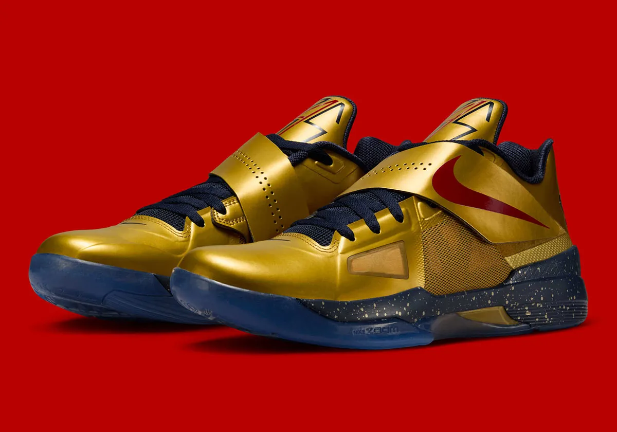 Nike KD 4 Gold Medal 1 La Nike KD 4 « Gold Medal » fait son grand retour treize ans après sa sortie originale