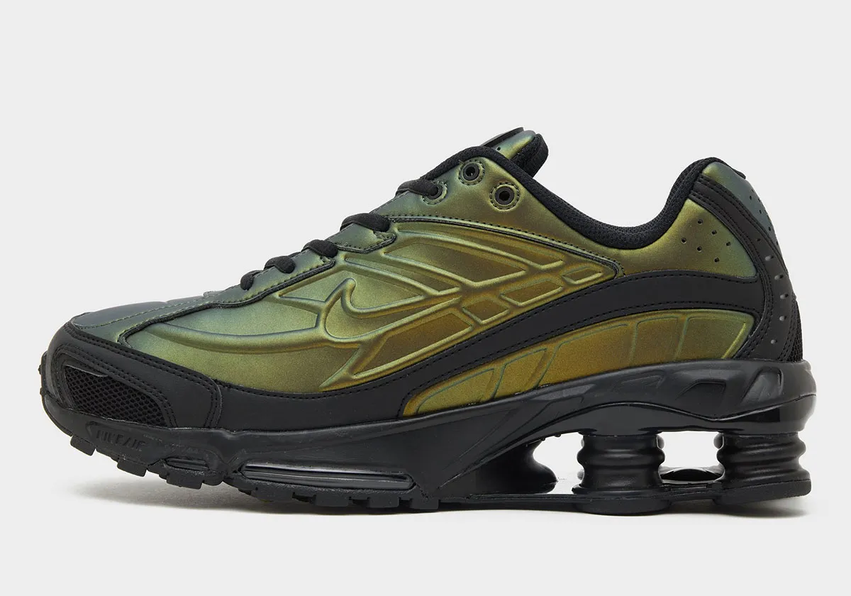 Nike Shox Ride 2 Olive Flak 2 La Nike Shox Ride 2 « Olive Flak » fait son grand retour avec une esthétique iridescente