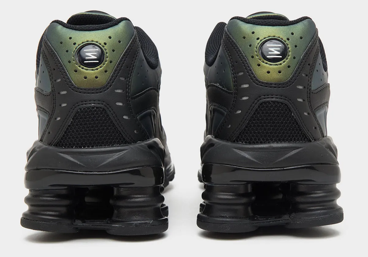 Nike Shox Ride 2 Olive Flak 4 La Nike Shox Ride 2 « Olive Flak » fait son grand retour avec une esthétique iridescente