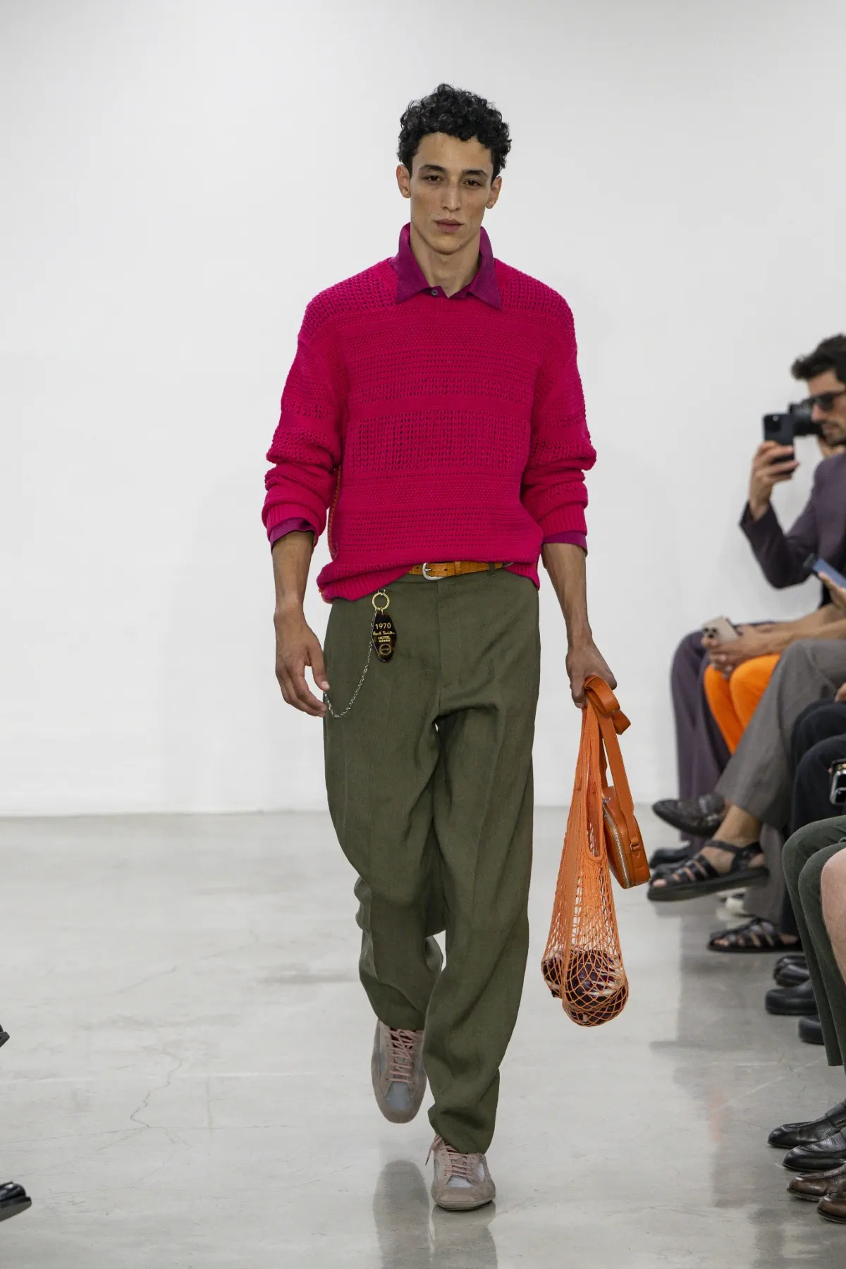 Paul Smith dévoile sa collection printemps 2026, inspirée par ses voyages en Égypte