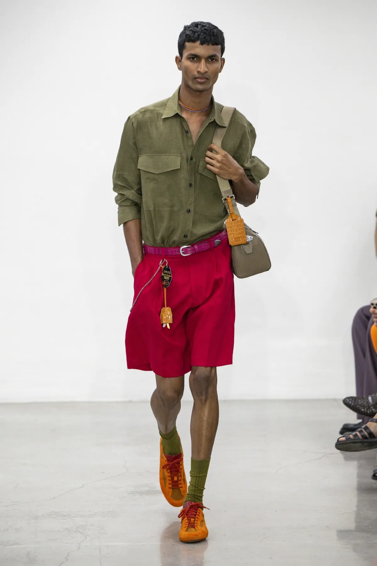 Paul Smith dévoile sa collection printemps 2026, inspirée par ses voyages en Égypte