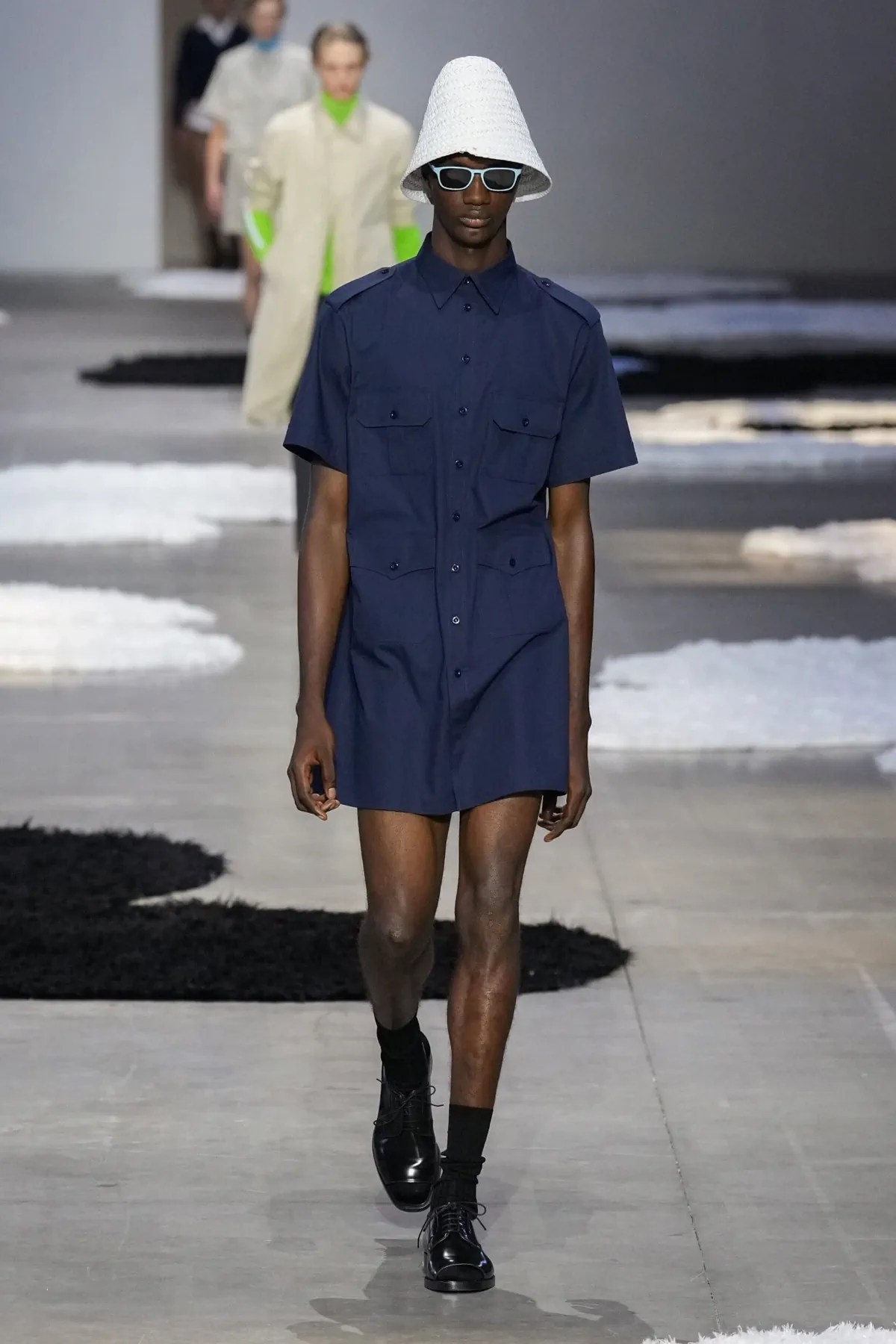 La collection Printemps 2026 de PRADA révèle une mode masculine apaisée et authentique