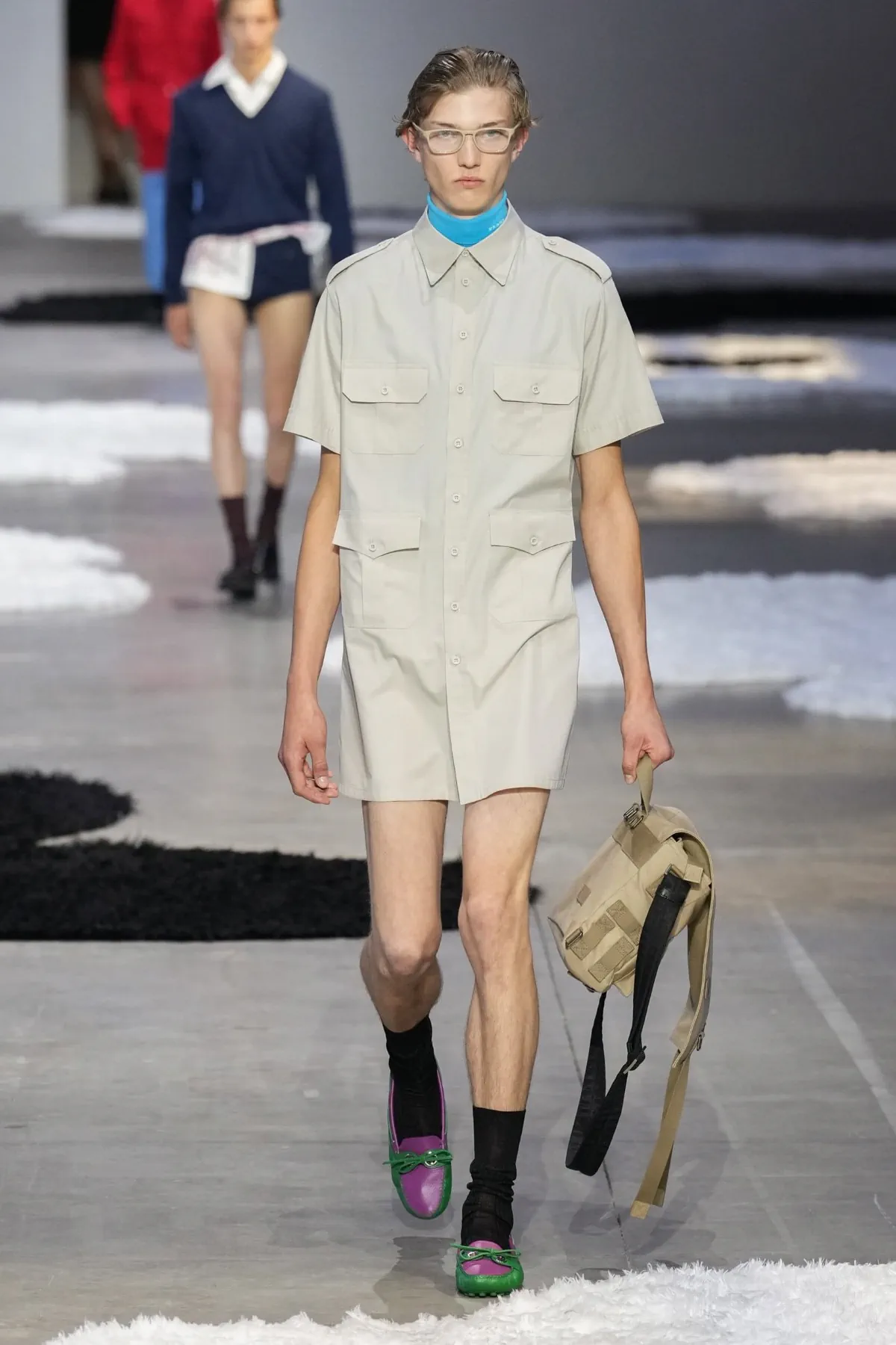 La collection Printemps 2026 de PRADA révèle une mode masculine apaisée et authentique
