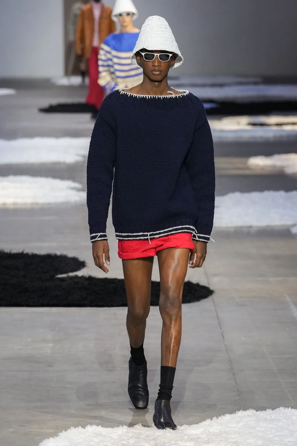 La collection Printemps 2026 de PRADA révèle une mode masculine apaisée et authentique