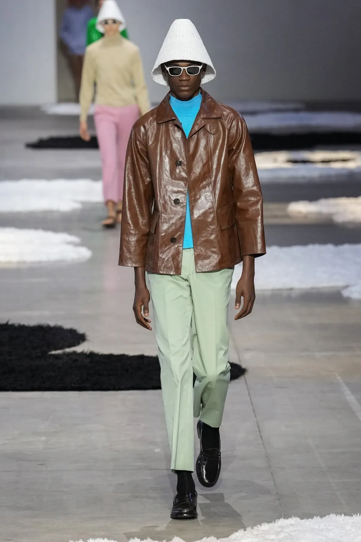 La collection Printemps 2026 de PRADA révèle une mode masculine apaisée et authentique