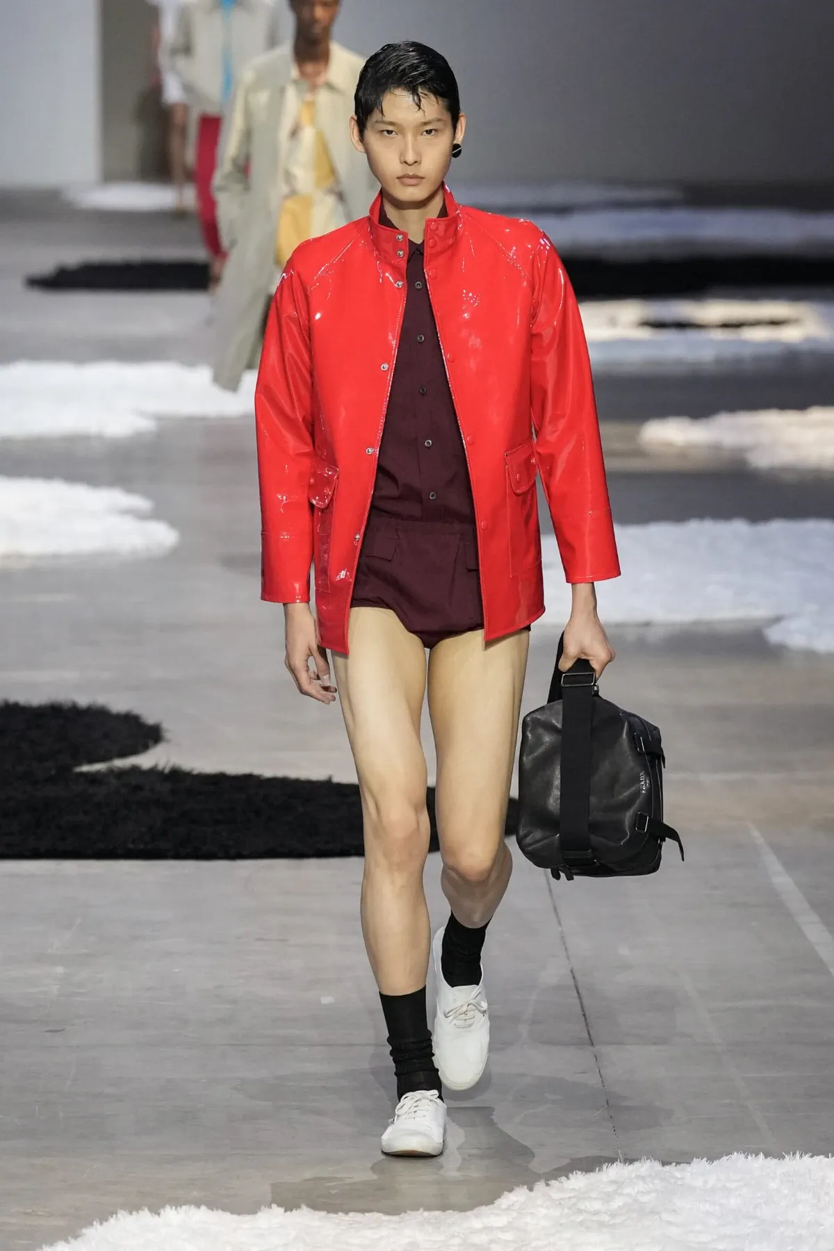 La collection Printemps 2026 de PRADA révèle une mode masculine apaisée et authentique
