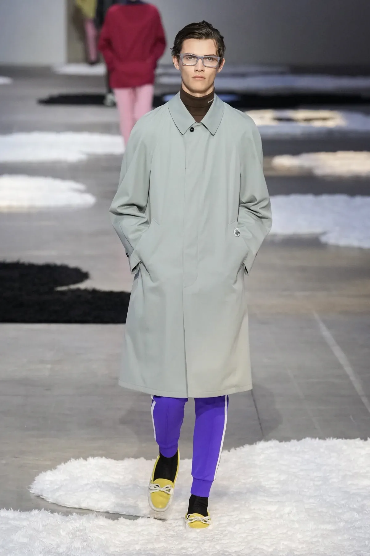 La collection Printemps 2026 de PRADA révèle une mode masculine apaisée et authentique