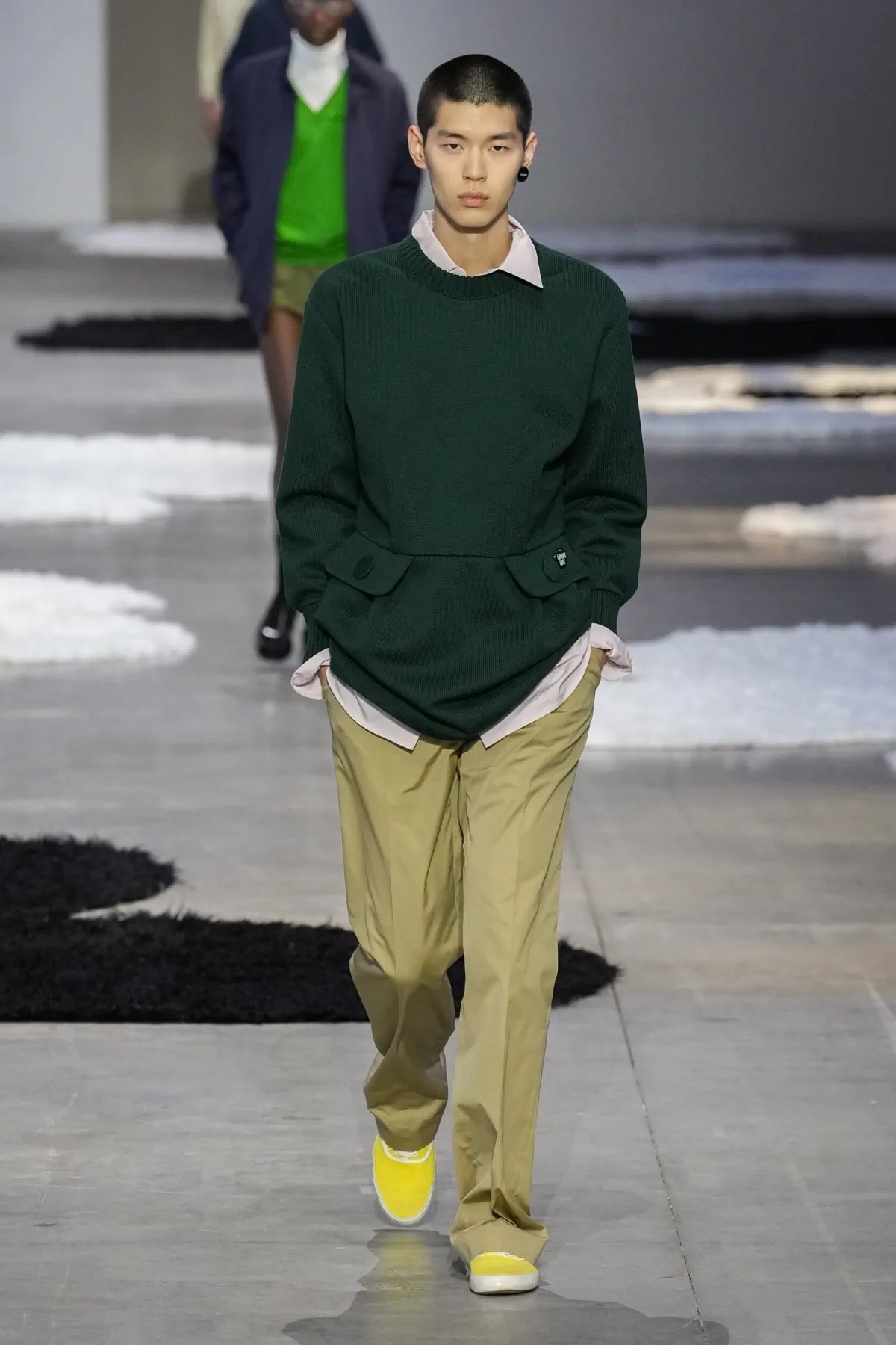 La collection Printemps 2026 de PRADA révèle une mode masculine apaisée et authentique