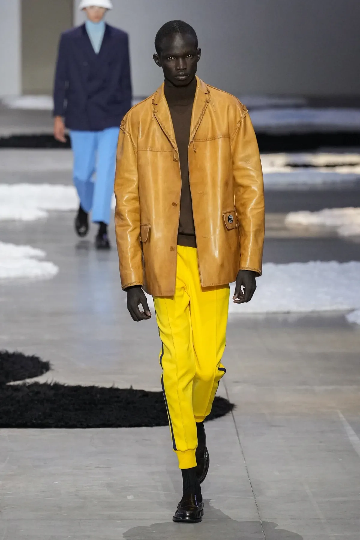 La collection Printemps 2026 de PRADA révèle une mode masculine apaisée et authentique