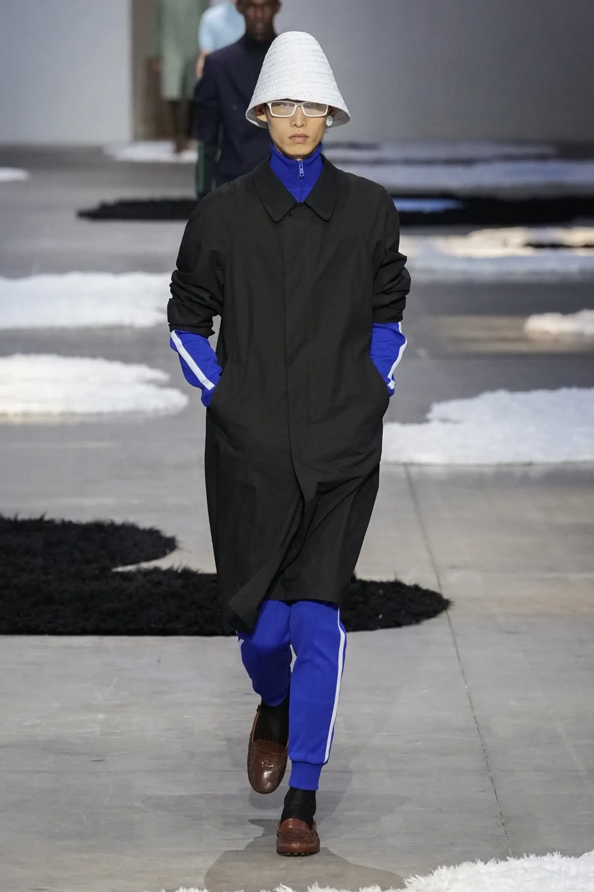 La collection Printemps 2026 de PRADA révèle une mode masculine apaisée et authentique
