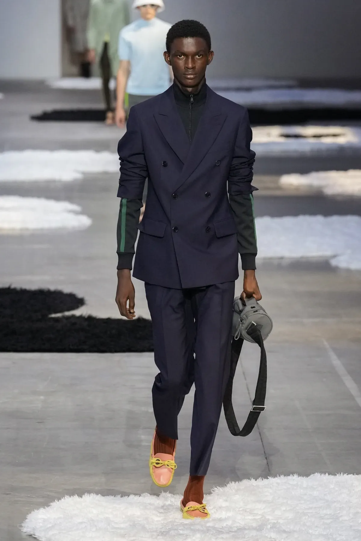 La collection Printemps 2026 de PRADA révèle une mode masculine apaisée et authentique