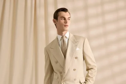 La collection Printemps 2026 de Ralph Lauren Purple Label célèbre le voyageur moderne