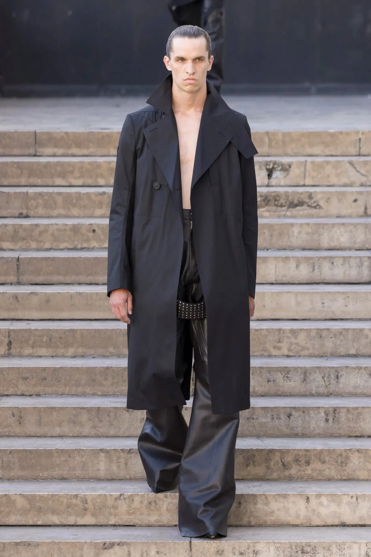 Rick Owens dévoile une élégance subversive pour le printemps 2026