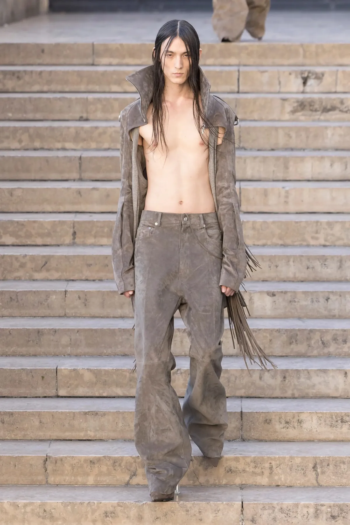 Rick Owens dévoile une élégance subversive pour le printemps 2026