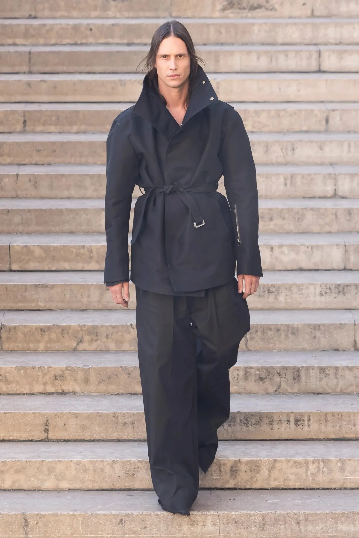 Rick Owens dévoile une élégance subversive pour le printemps 2026