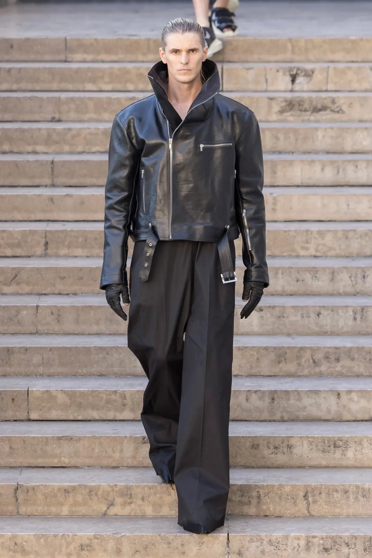 Rick Owens dévoile une élégance subversive pour le printemps 2026